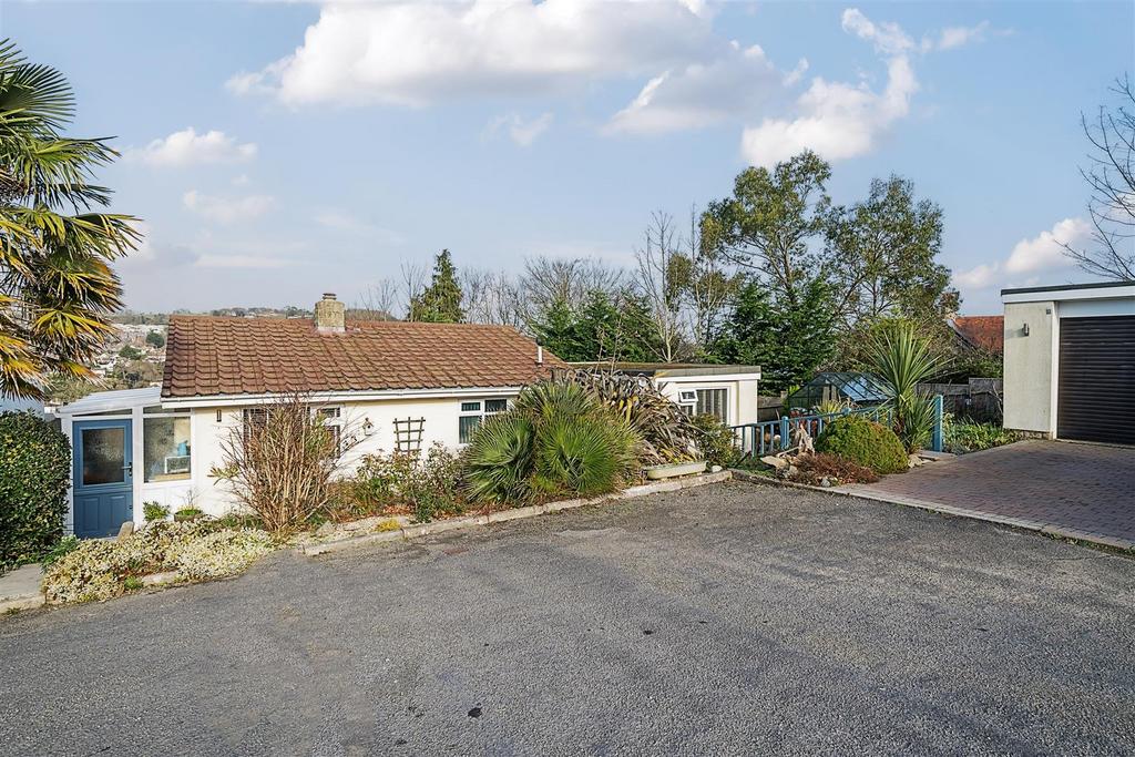 Portland Court, Lyme Regis 3 bed detached house for sale £495,000