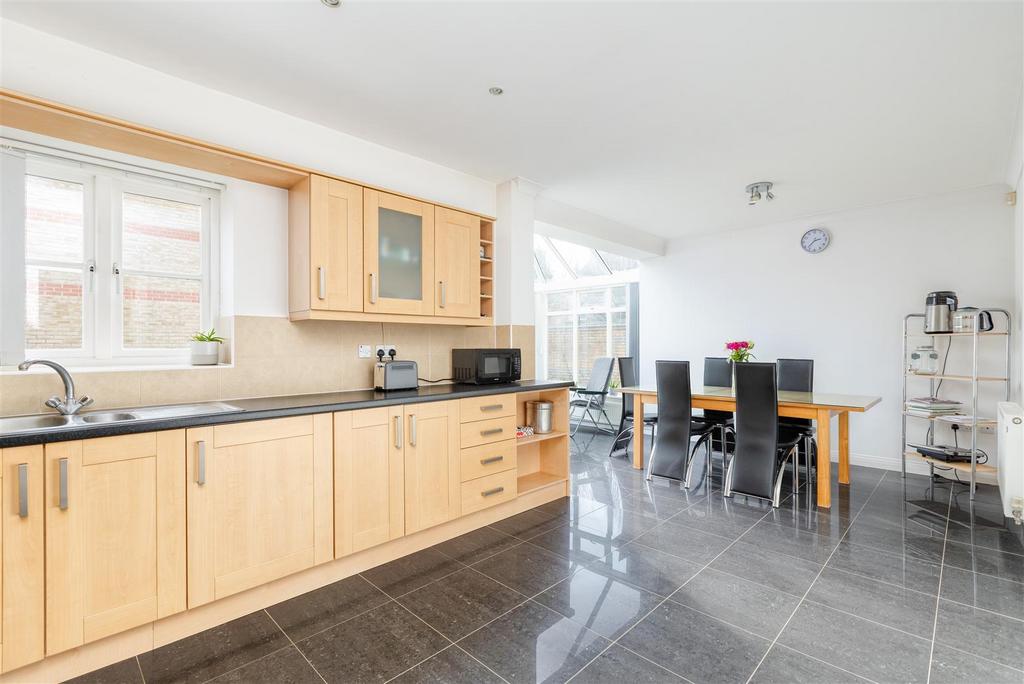 Kitchen/Breakfast Room