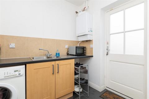 58 Bronte Avenue, Stotfold, Hitchin, SG5 4FT