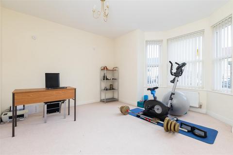 58 Bronte Avenue, Stotfold, Hitchin, SG5 4FT