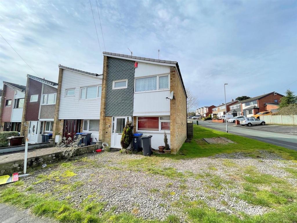 Wallbridge Drive, Leek 3 bed semidetached house for sale £130,000