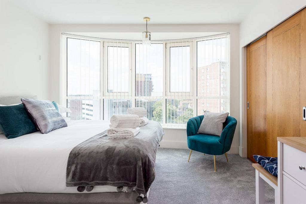 88 Dolphin Quays-ph14 web300.jpg