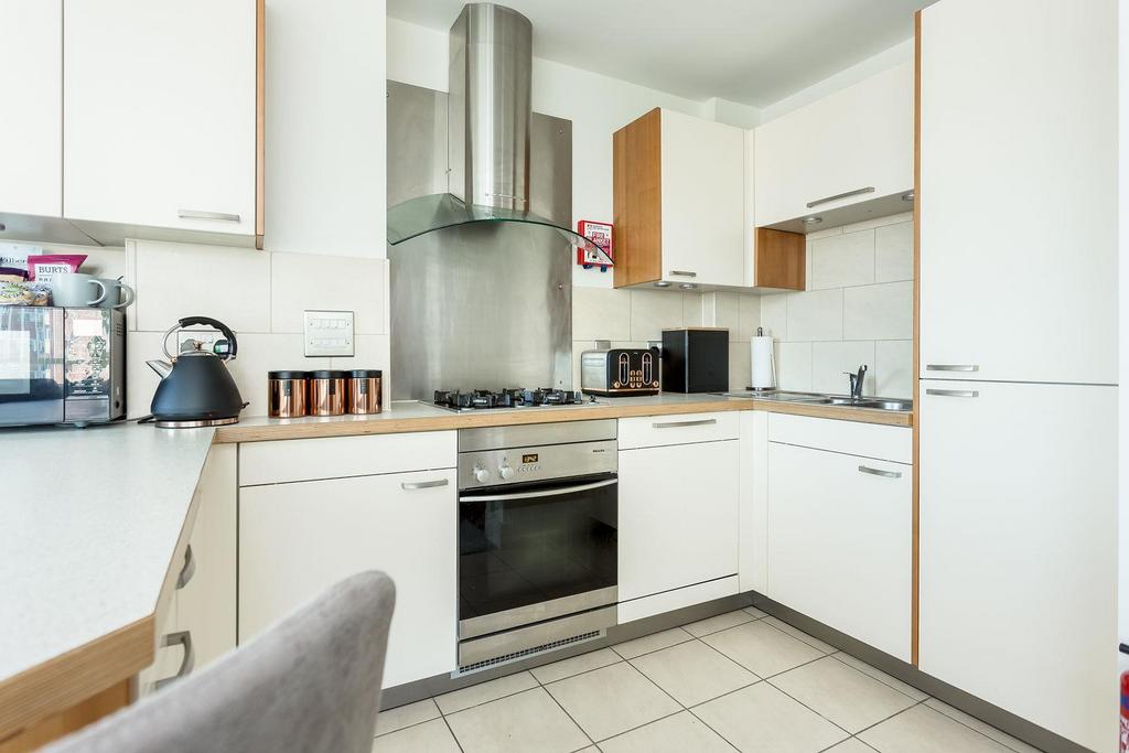 88 Dolphin Quays-ph18 web300.jpg