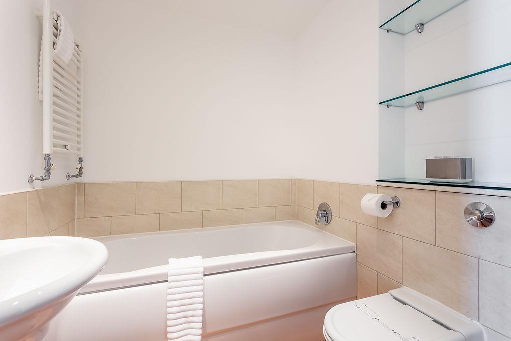 88 Dolphin Quays-ph25 web72.jpg