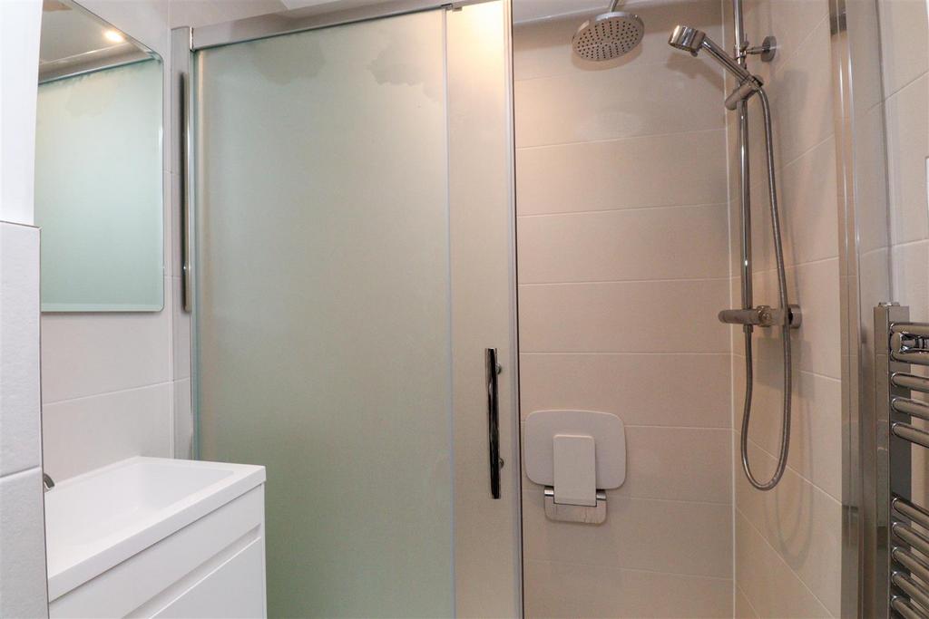 En Suite Shower Room