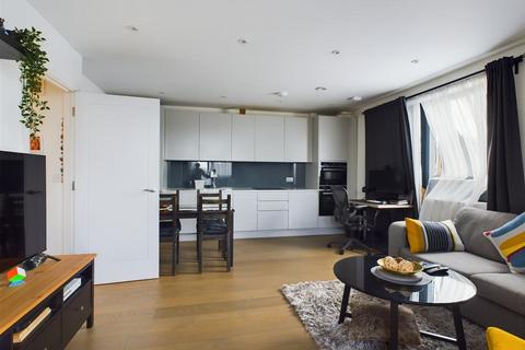 1 bedroom flat for sale, Leaden Hill, Coulsdon CR5