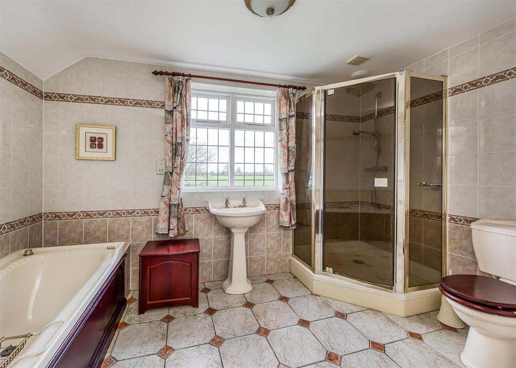 Trentham-bathroom.jpg
