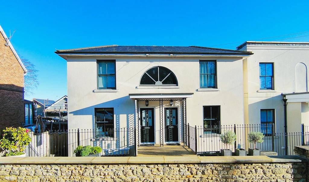 Bellevue Road, Ryde 4 bed semidetached house for sale £550,000