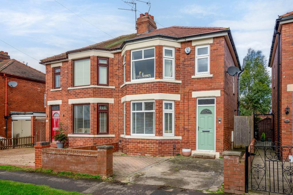 Melwood Grove, York 3 bed semidetached house for sale £325,000
