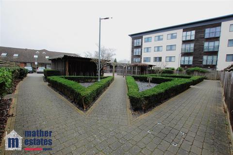 1 bedroom ground floor flat for sale, Lemsford Road, Hatfield