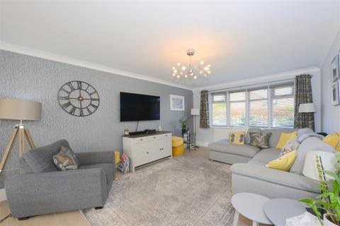 6 bedroom detached house for sale, Carlton Close, Off Racecourse Lane, Shrewsbury