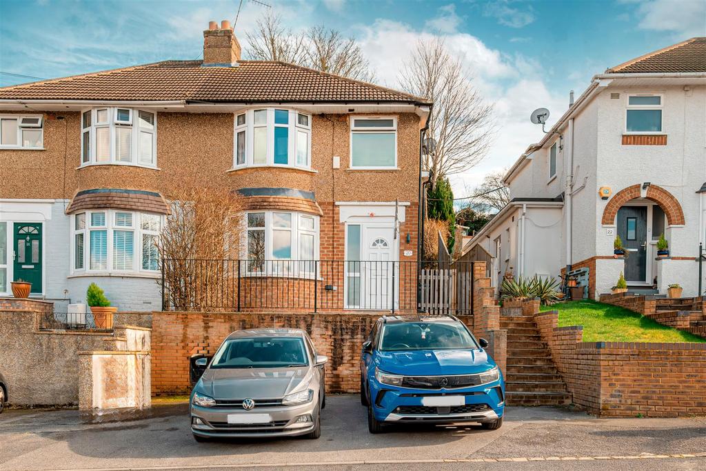 Colborne Road, High HP13 3 bed semidetached house for sale £
