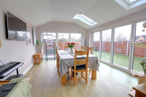 4 bedroom detached house for sale, Coopers Way, Newent