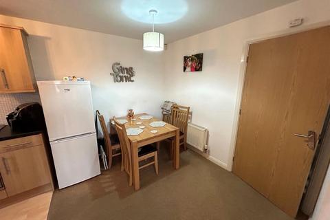 2 bedroom flat for sale, Priestfields, Leigh