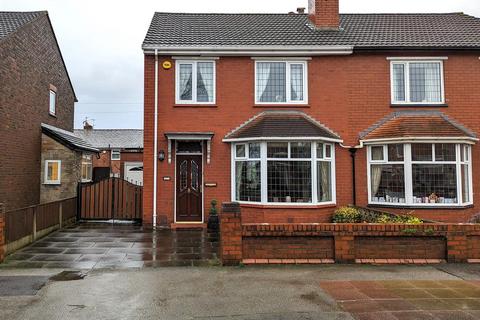3 bedroom semi-detached house for sale - Holden Road, Leigh