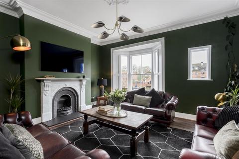 4 bedroom end of terrace house for sale, South Esplanade, York