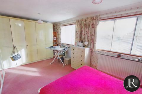 52 Chaseview Road, Alrewas, Burton-on-trent, DE13 7EL