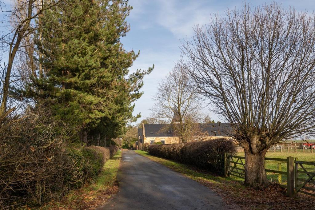 Latcham Dowling The Granary Gamlingay MATTHEW POWE