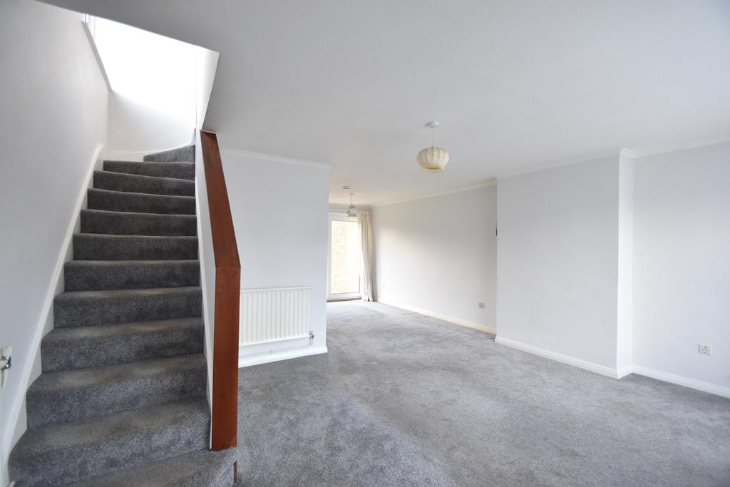 Robins Avenue, Lenham, Maidstone, ME17 3 bed semidetached house for