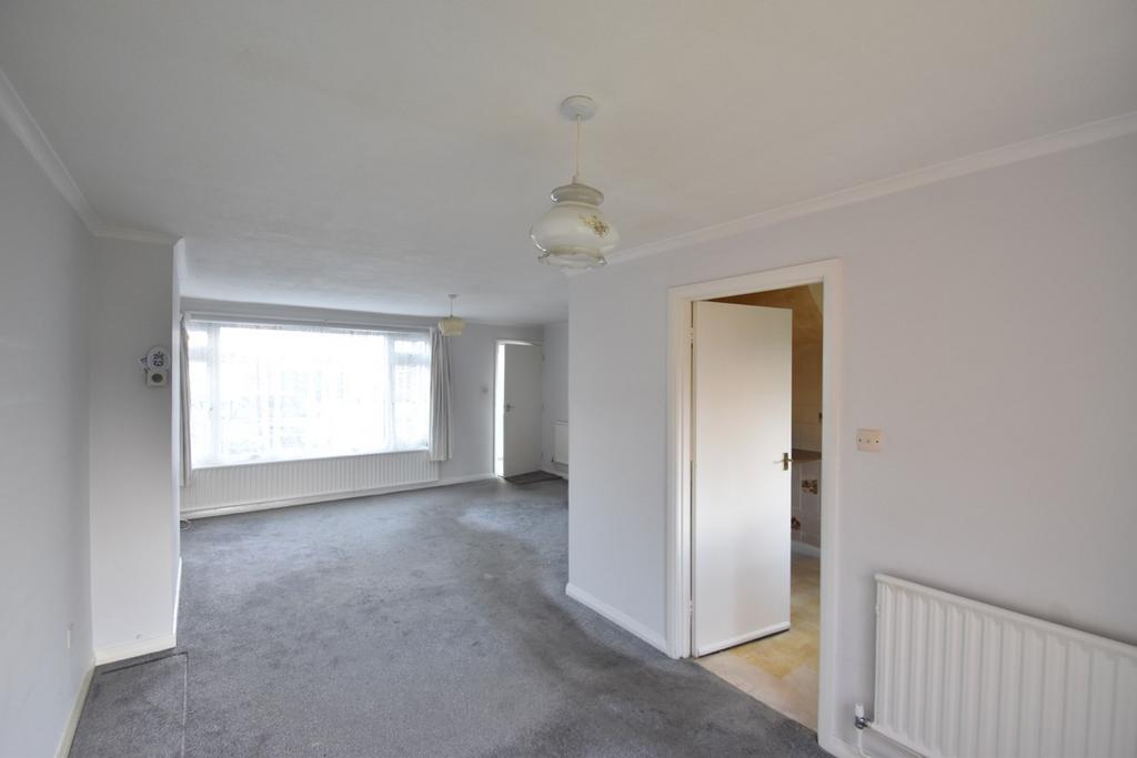 Robins Avenue, Lenham, Maidstone, ME17 3 bed semidetached house for