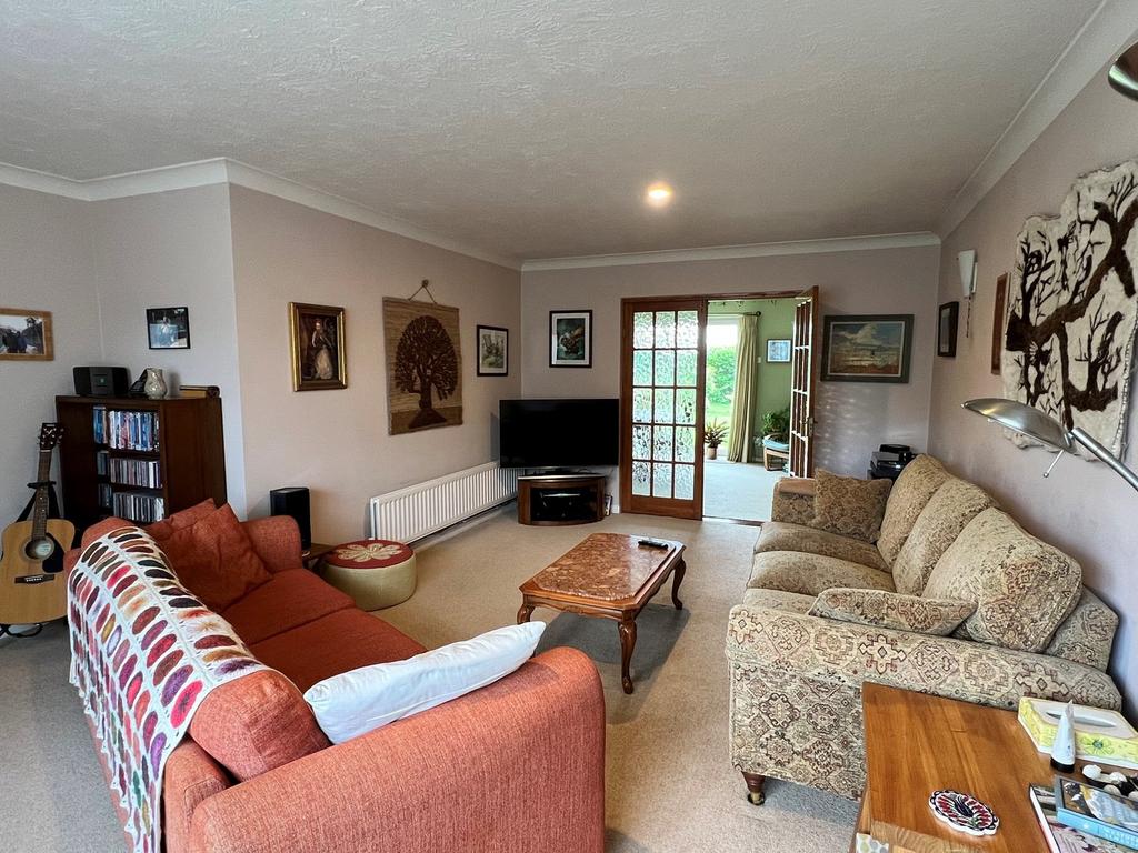 Hardings, Welwyn Garden City, AL7 5 bed link detached house for sale