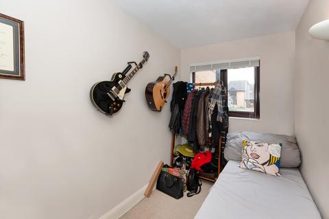 2 bedroom flat for sale, Beaulieu Place, London W4