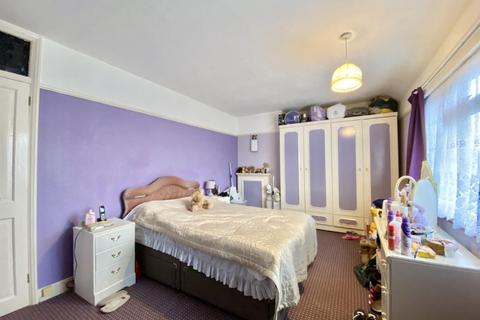 3 Hewens Road, Uxbridge, UB10 0SR