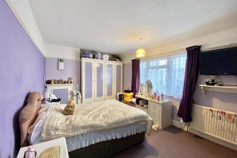 3 Hewens Road, Uxbridge, UB10 0SR
