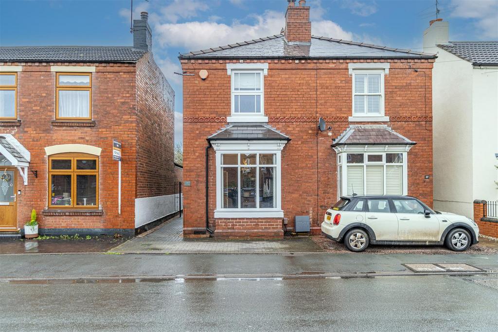 South Road, Norton, Stourbridge, DY8 3YJ 2 bed semidetached house for