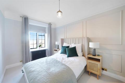 3 bedroom flat for sale, Balliol House, Manor Fields Putney Hill, Putney