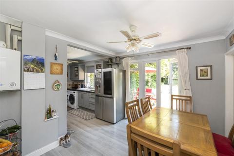 4 bedroom detached house for sale, Oakwood Road, Horley