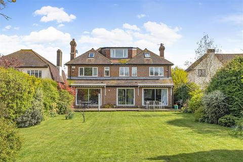 72 Downs Wood, Epsom, KT18 5UL
