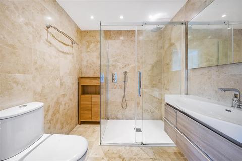 72 Downs Wood, Epsom, KT18 5UL