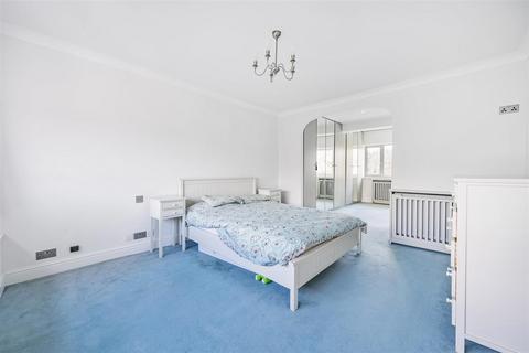 72 Downs Wood, Epsom, KT18 5UL