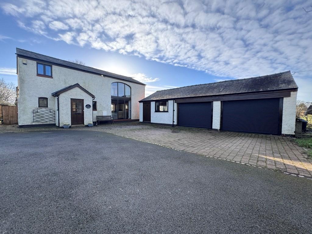 Long Moss Lane, Whitestake, Preston, PR4 4 bed barn conversion for sale