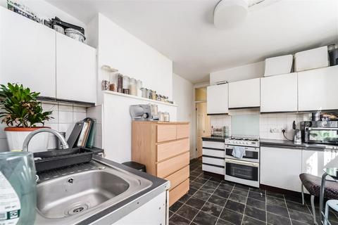 2 bedroom apartment for sale, Westward Road, London E4