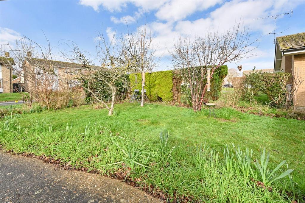 Fordwater Gardens, Yapton 3 bed semidetached bungalow for sale £375,000