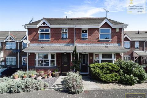 3 bedroom terraced house for sale - Ruthven Close, Wickford