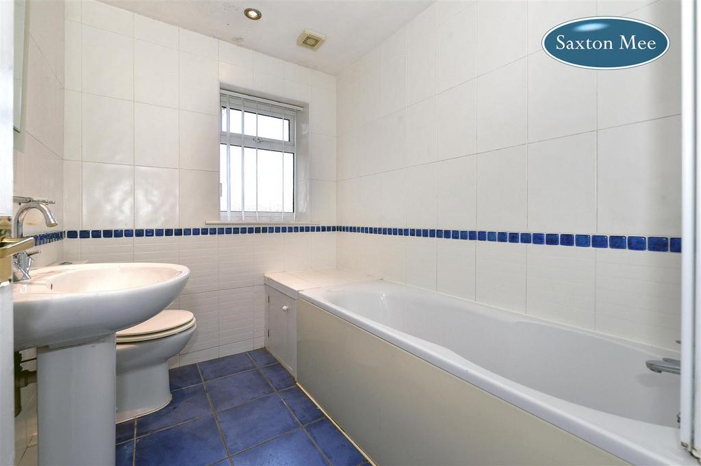 Bathroom 9360.jpg