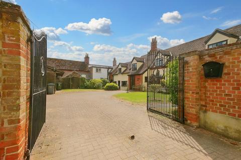 3 bedroom cottage for sale, Nacton Road, Ipswich IP10