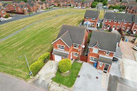 4 bedroom detached house for sale, Lorenzos Way, Hull HU9