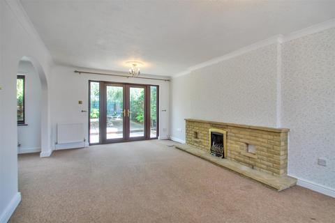 4 bedroom detached house for sale, Viceroy Close, Raunds NN9