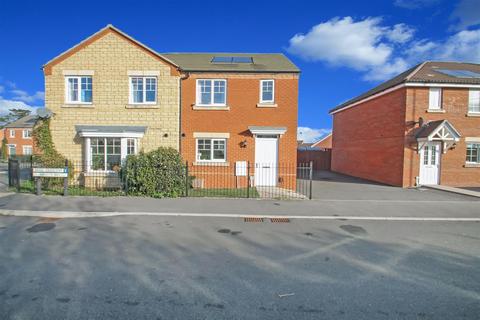 3 bedroom semi-detached house for sale - Anvil Crescent, Raunds NN9