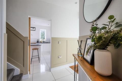 2 bedroom semi-detached house for sale - Ayton Road, Longwood, Huddersfield, HD3