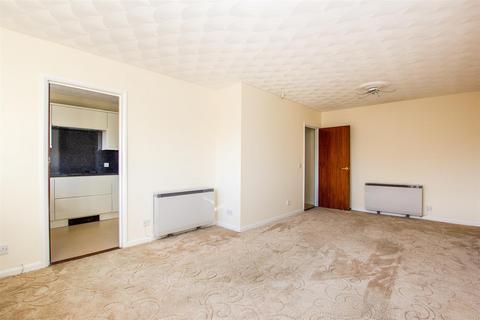 1 bedroom flat for sale, Cleaver Court, Kettering NN15