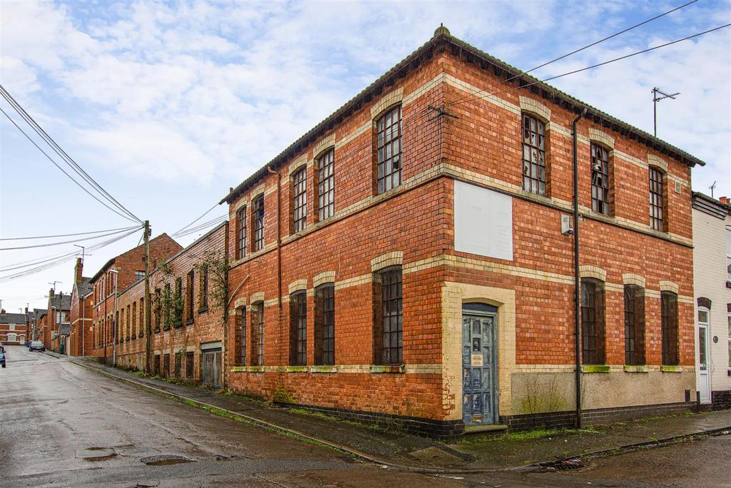 Harcourt Street, Kettering NN16 15 bed terraced house £675,000