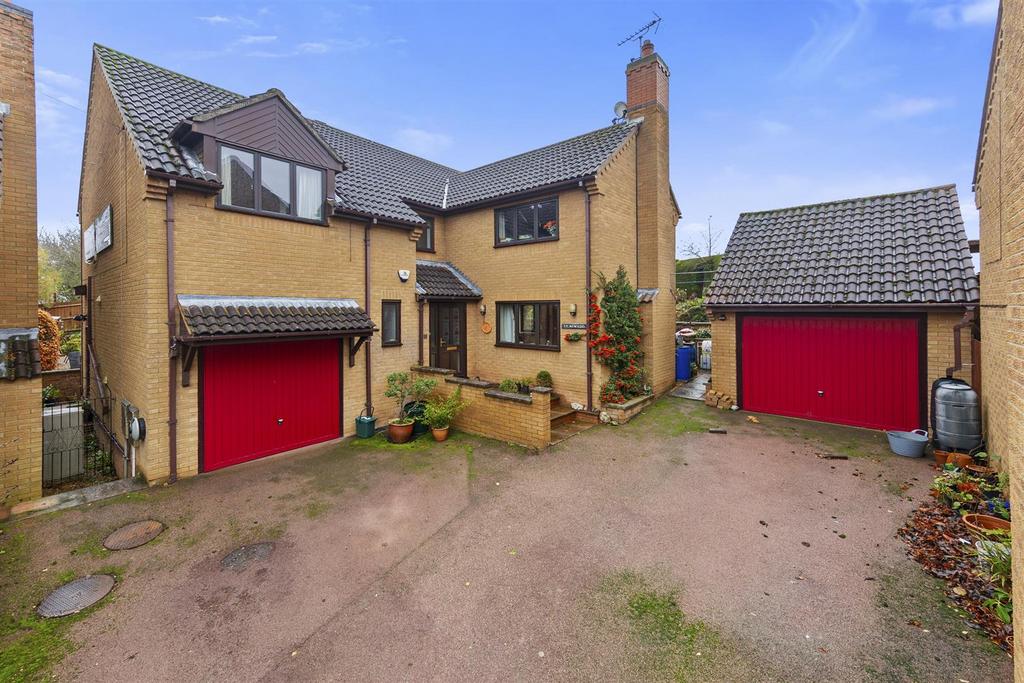 Shortwoods Close, Raunds NN9 5 bed detached house for sale £460,000