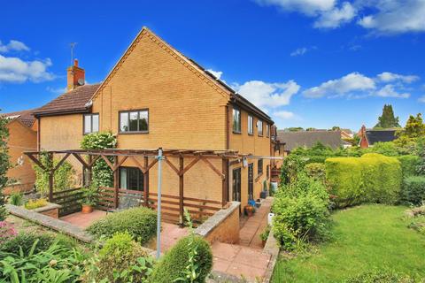 5 bedroom detached house for sale, Shortwoods Close, Raunds NN9
