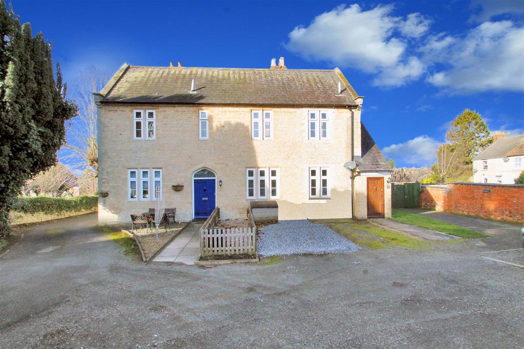 Wesley Court, Raunds NN9 1 bed apartment for sale £118,000