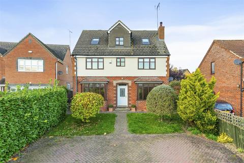 5 bedroom detached house for sale, Butts Road, Raunds NN9